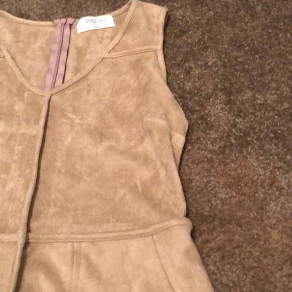 Faux suede tan fitted dress - Picture 4 of 4